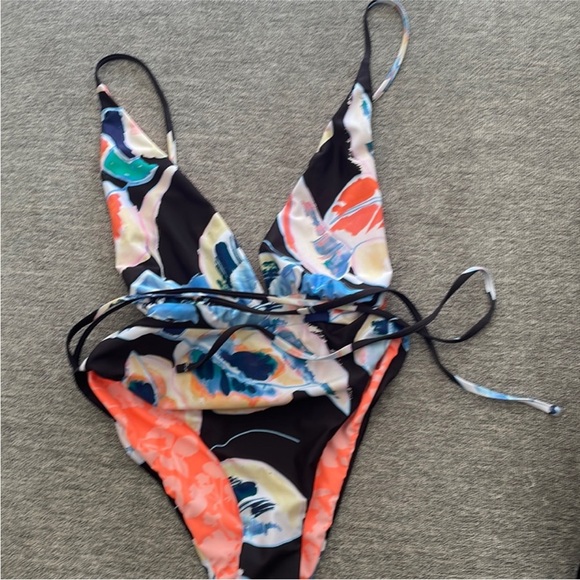 NWT Maaji Time To Bloom Safari Plunge One Piece - Picture 5 of 10